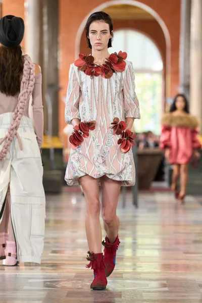 Look 14